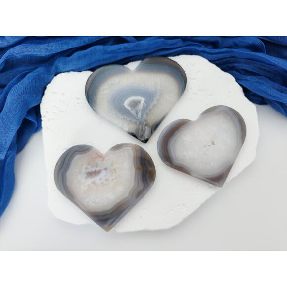 Druzy Agate Flat Heart Crystal Carving - Picture 2 of 11